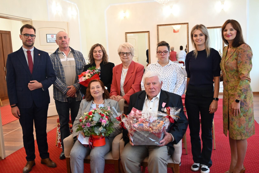 Państwo Skibniewscy oraz Państwo Brud z Ostródy obchodzili  Złote Gody