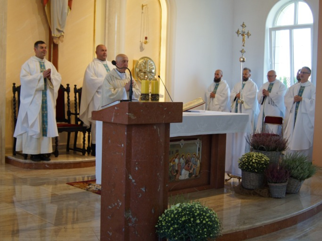 Uczniowie na pielgrzymce do sanktuarium Lubajny