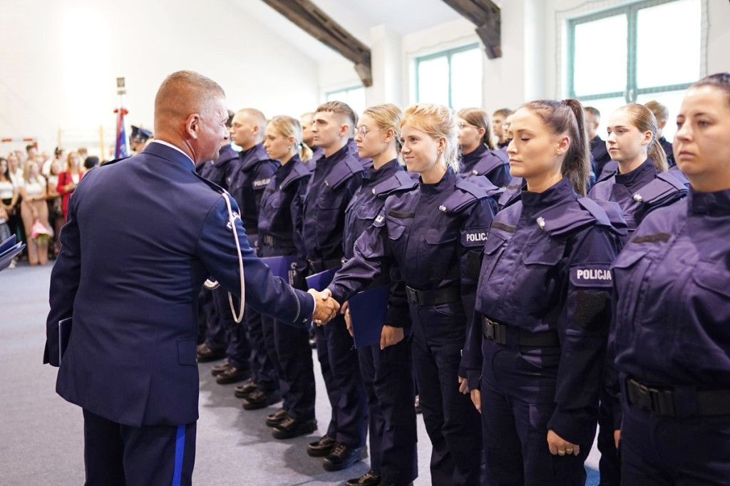 42 nowych policjantów na Warmii i Mazurach