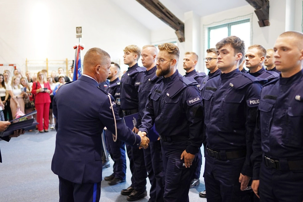 42 nowych policjantów na Warmii i Mazurach