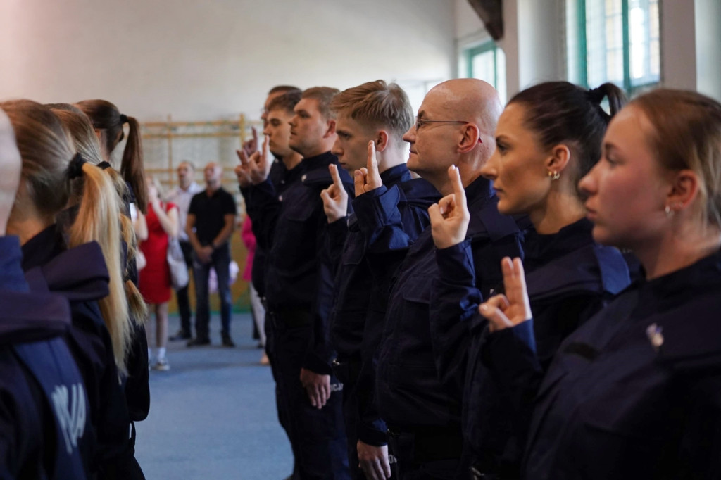 42 nowych policjantów na Warmii i Mazurach