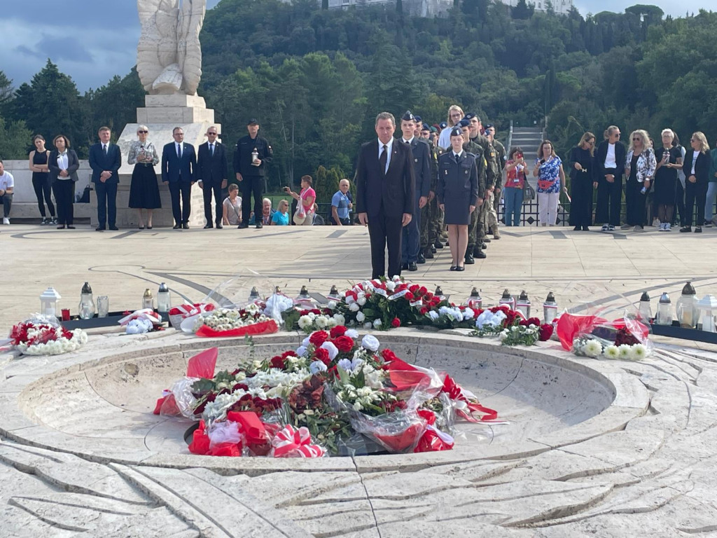 Uczniowie z ZSZ im. S. Petöfi na Monte Cassino