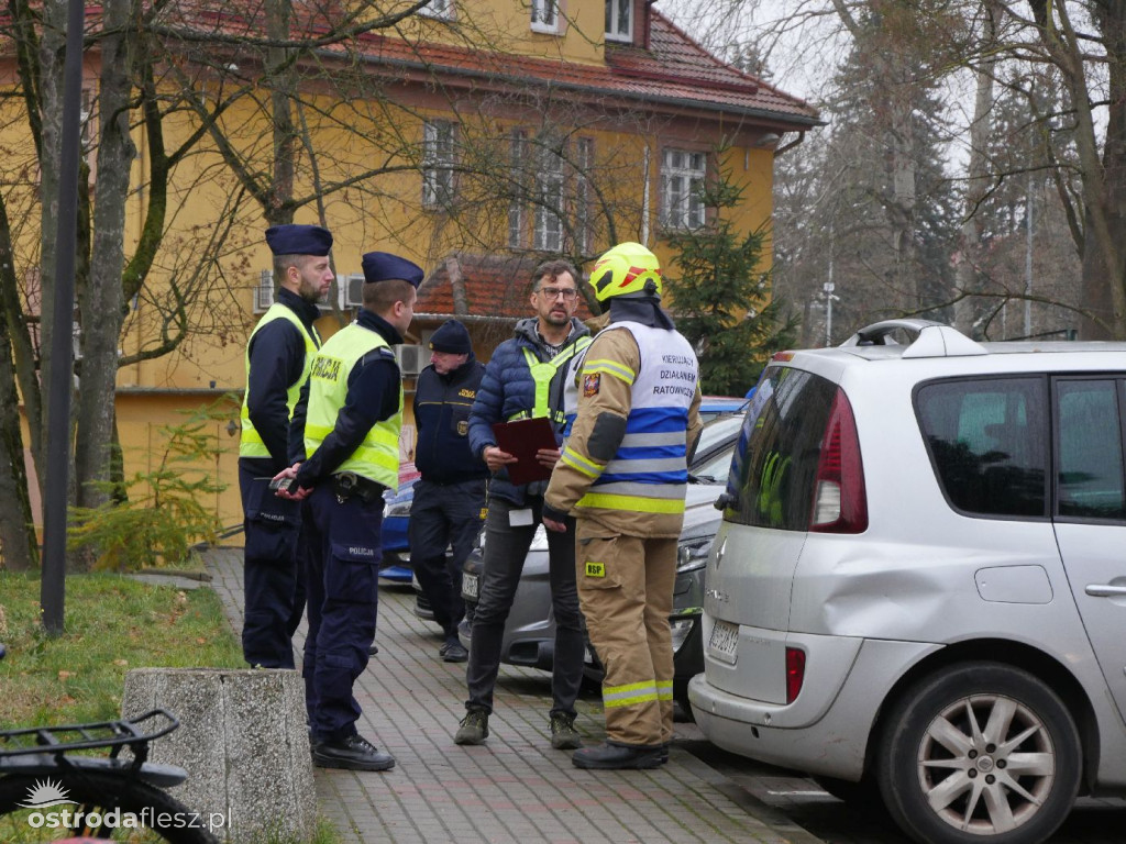 Agresywny petent z siekierą, pożar i wspólna akcja służb w MOPS w Ostródzie