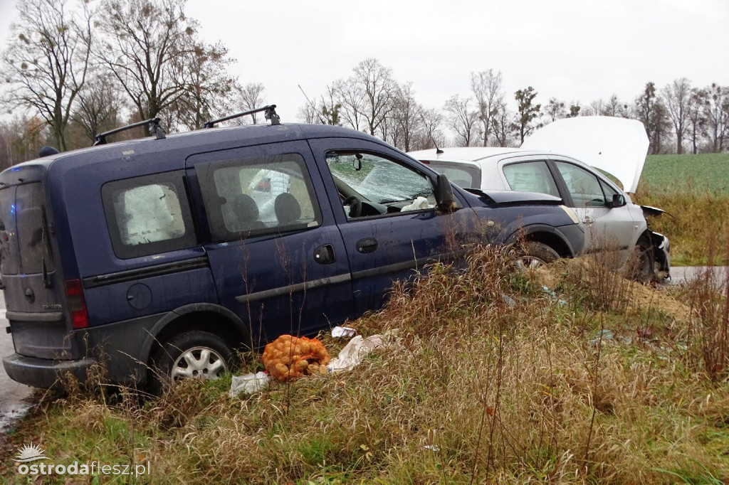 Zderzenie opla z Peugeotem na skrzyż. w Durągu