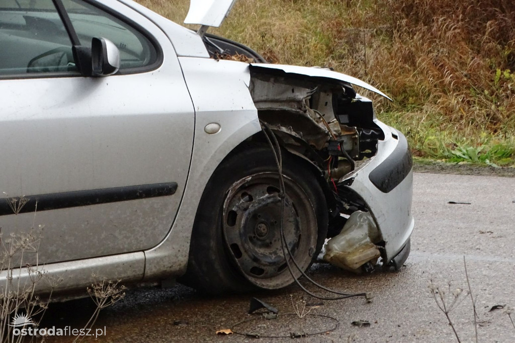 Zderzenie opla z Peugeotem na skrzyż. w Durągu