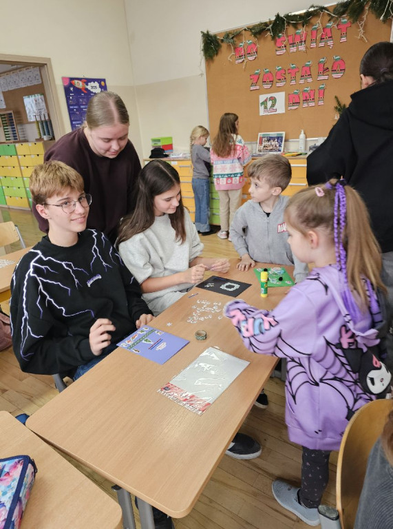 Ostróda: Świąteczna akcja wolontariuszy ze SP nr 5