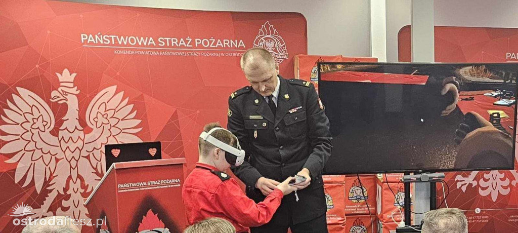 Ślubowanie członków strażackiej Rady Młodzieży w powiecie
