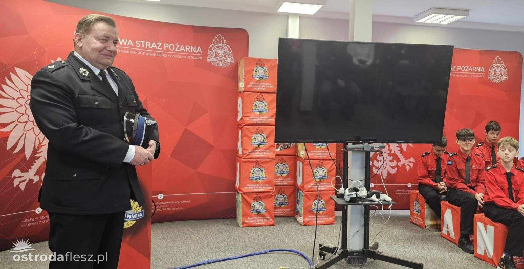 Ślubowanie członków strażackiej Rady Młodzieży w powiecie