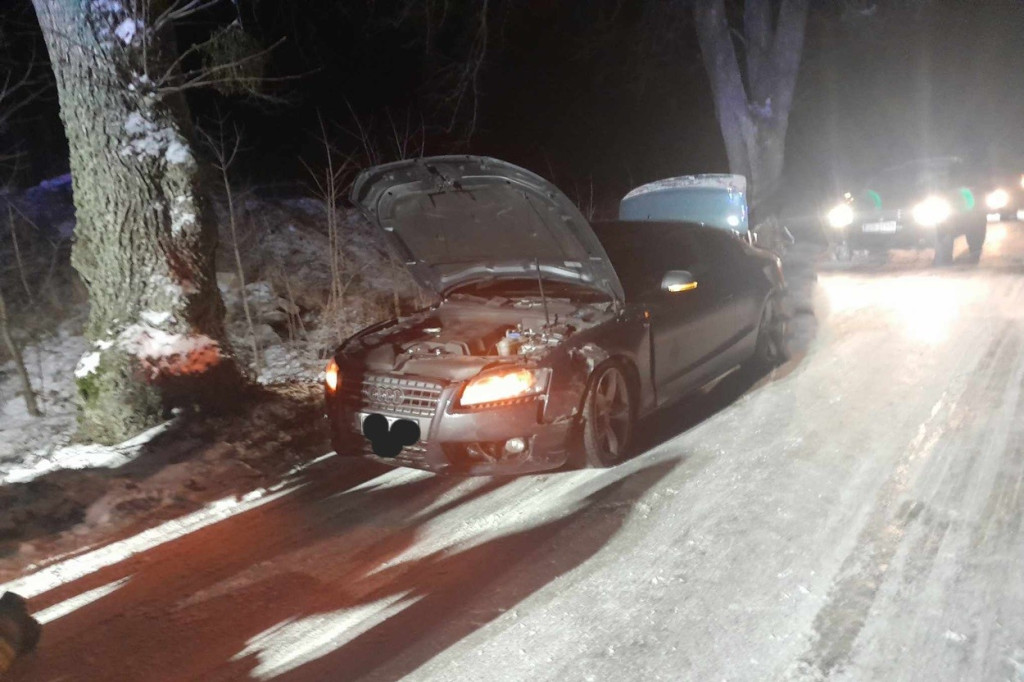 Nocny wypadek w Leśnicy i pożar zakładzie w Soplach