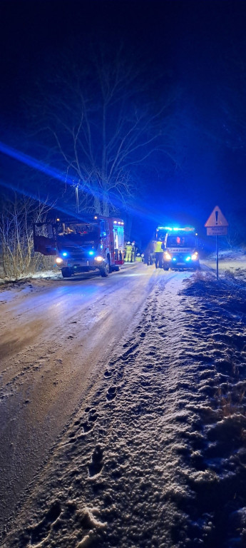 Nocny wypadek w Leśnicy i pożar zakładzie w Soplach