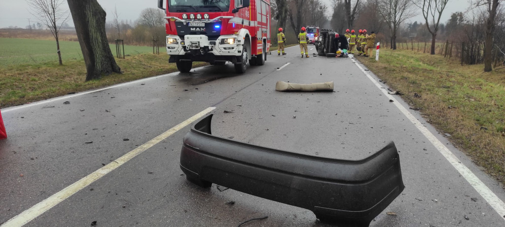 Nie żyje kierowca po uderzeniu w drzewo