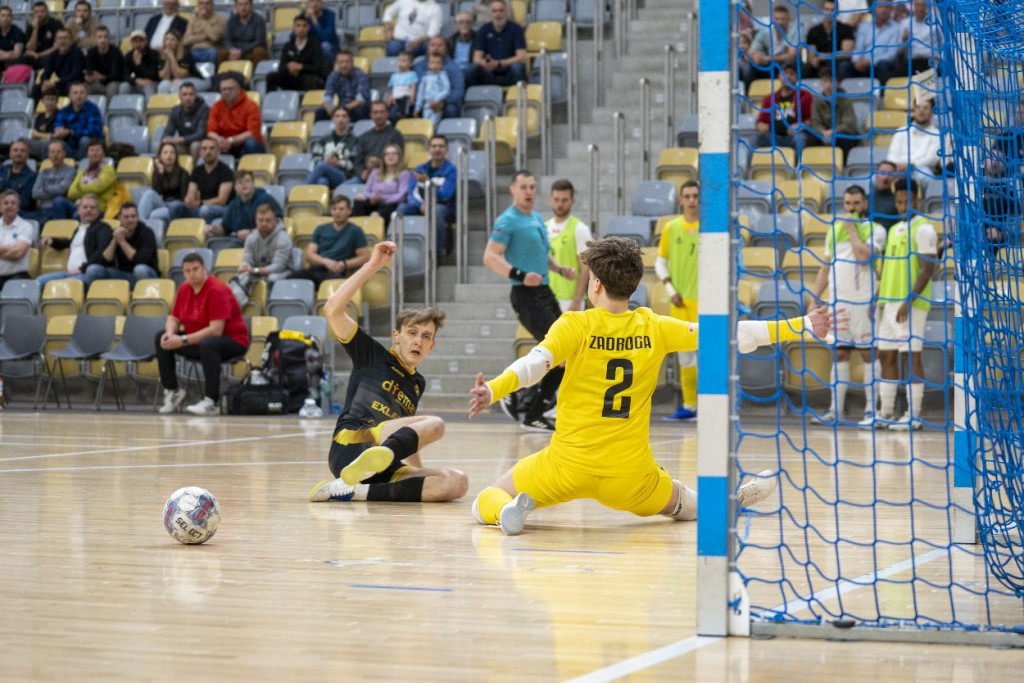 Constract wygrywa w 1 meczu ćwierćfinału
