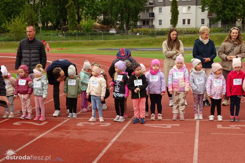 Biegi przedszkolaków podczas Ostródzkich Biegów