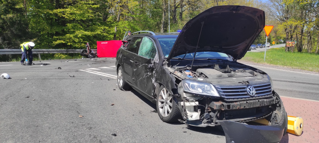 Motocyklista zginął po zderzeniu z volkswagenem
