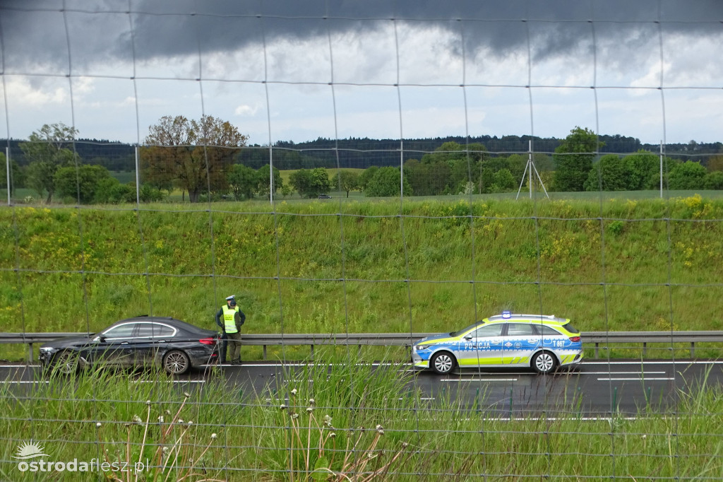 Dwa zdarzenia na S7: bmw i audi uderzyły w bariery