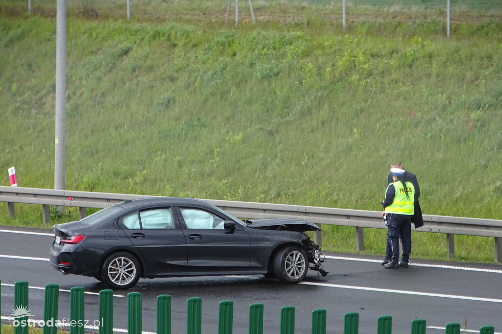 Dwa zdarzenia na S7: bmw i audi uderzyły w bariery