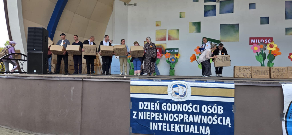 Marsz Godności i Happening w Morągu