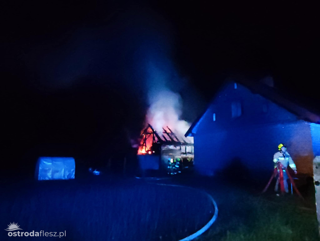 Duży nocny pożar w Dziadyku w Gminie Ostróda!