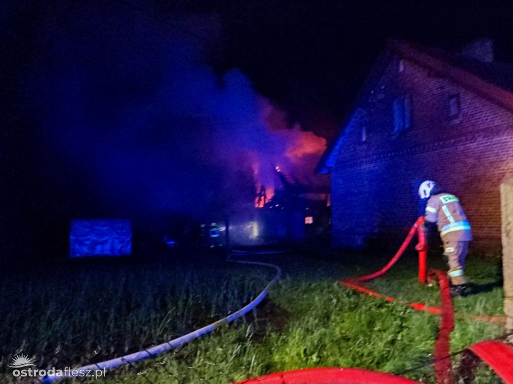 Duży nocny pożar w Dziadyku w Gminie Ostróda!