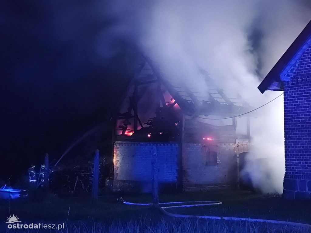 Duży nocny pożar w Dziadyku w Gminie Ostróda!