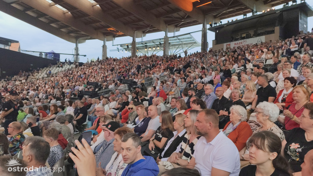 Koncert gwiazd w hołdzie dla 2+1 w Ostródzie