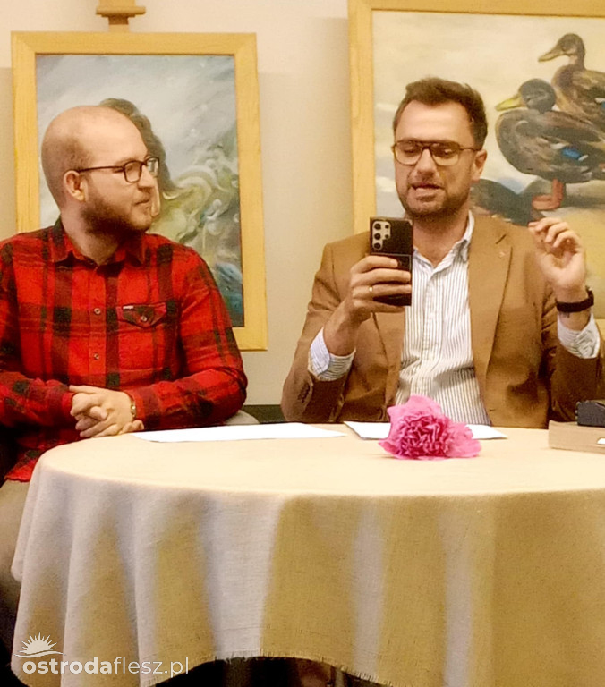 Męskie czytanie w Bibliotece Multimedialnej w Ostródzie