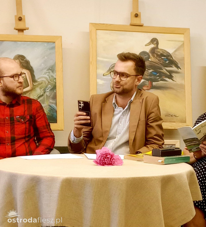 Męskie czytanie w Bibliotece Multimedialnej w Ostródzie