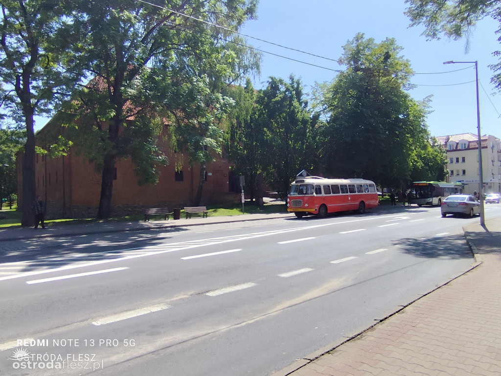 Zabytkowy Jelcz woził pasażerów po Ostródzie