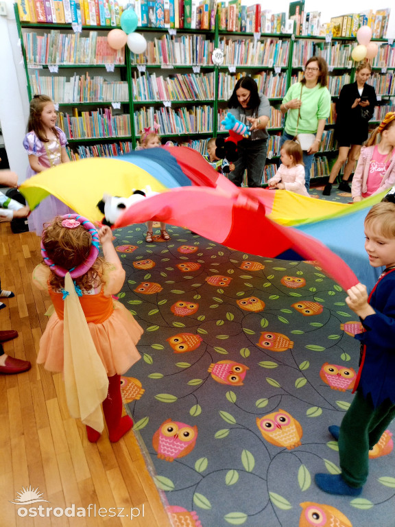Bajkowy Bal Przebierańców w Miejskiej Bibliotece