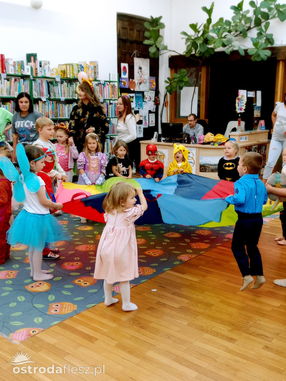 Bajkowy Bal Przebierańców w Miejskiej Bibliotece