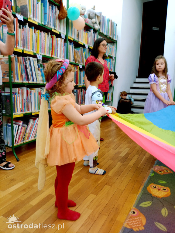 Bajkowy Bal Przebierańców w Miejskiej Bibliotece