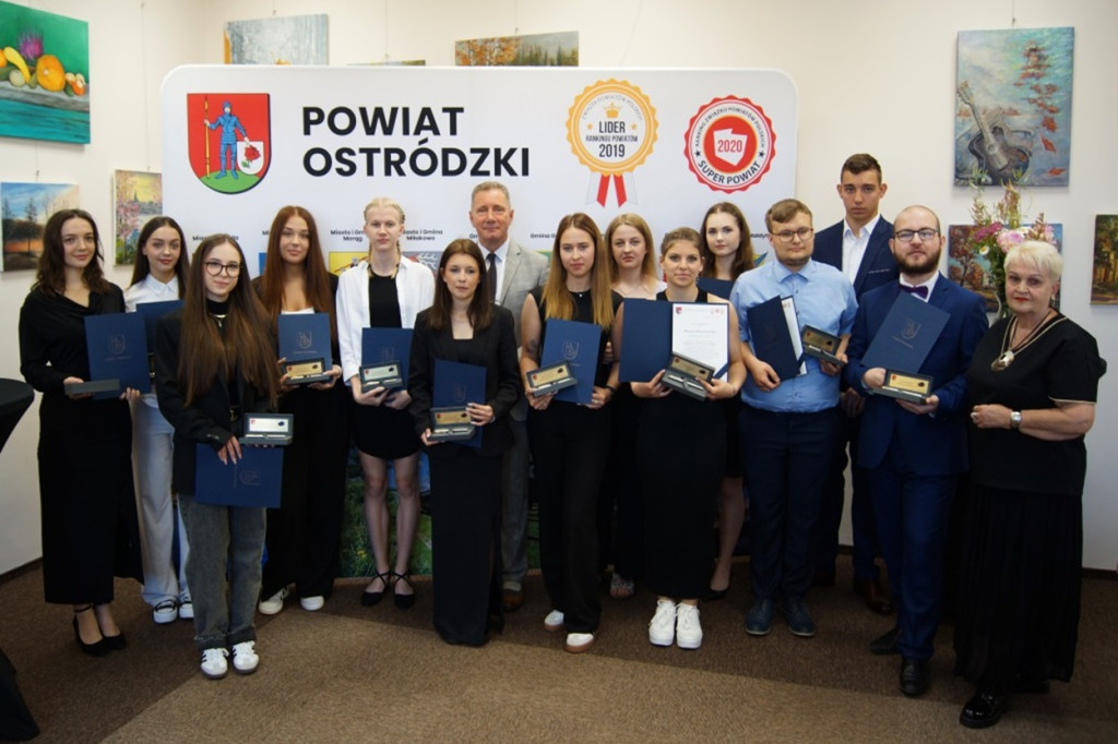 Najzdolniejsi absolwenci w powiecie nagrodzeni!