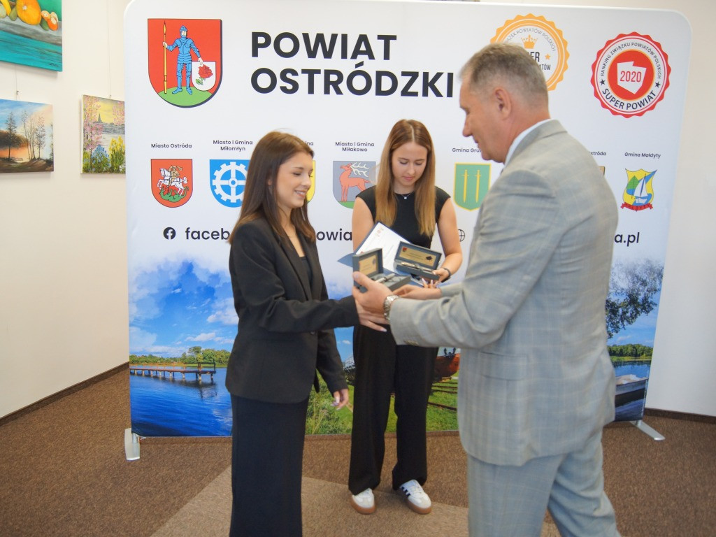 Najzdolniejsi absolwenci w powiecie nagrodzeni!
