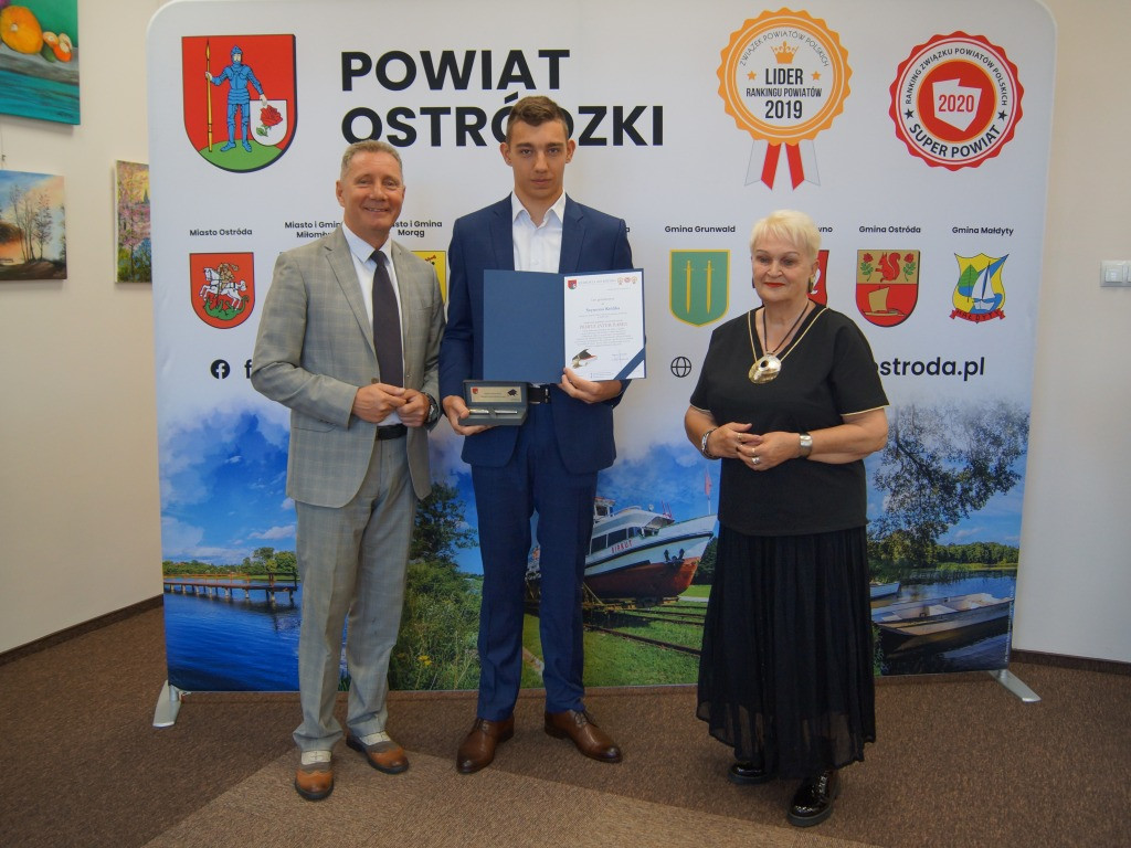 Najzdolniejsi absolwenci w powiecie nagrodzeni!