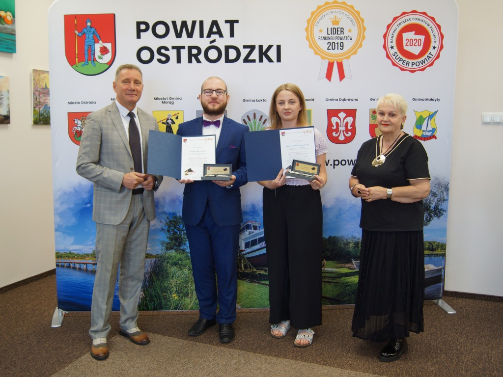 Najzdolniejsi absolwenci w powiecie nagrodzeni!