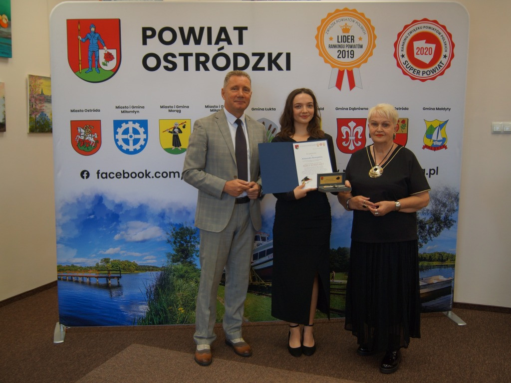 Najzdolniejsi absolwenci w powiecie nagrodzeni!