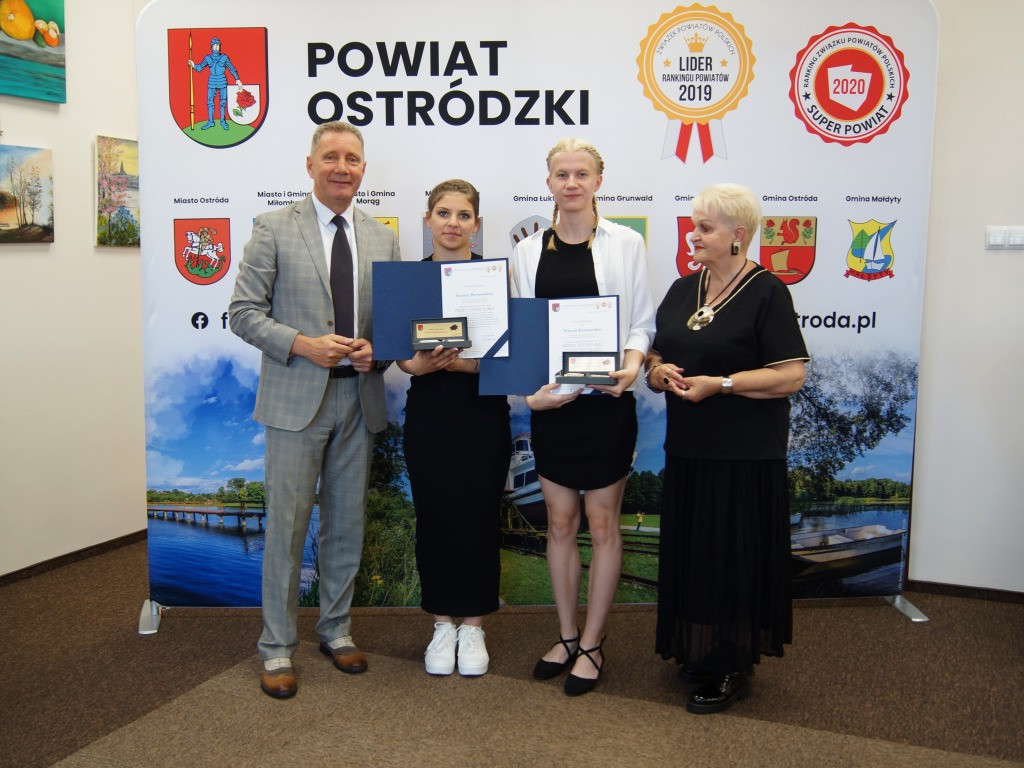 Najzdolniejsi absolwenci w powiecie nagrodzeni!