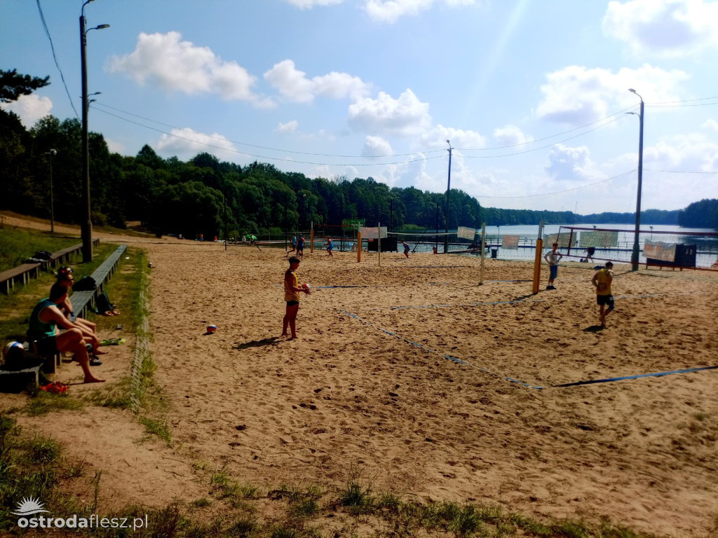 Turniej siatkówki plażowej nad J. Sajmino (26.07)