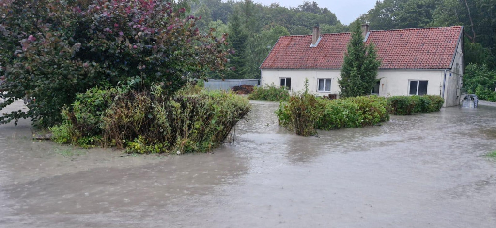 Dramatyczna noc w regionie! Powodzie, podtopienia