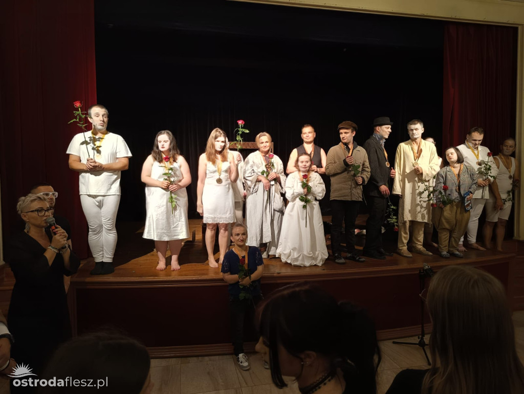 Setny pokaz sztuki Szatnia Teatru Przebudzeni