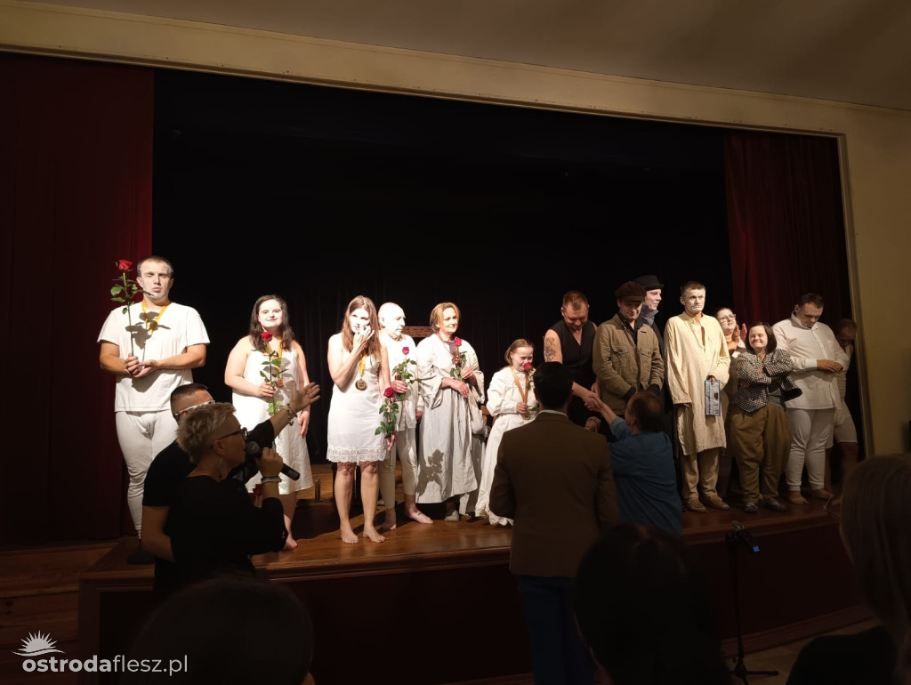 Setny pokaz sztuki Szatnia Teatru Przebudzeni