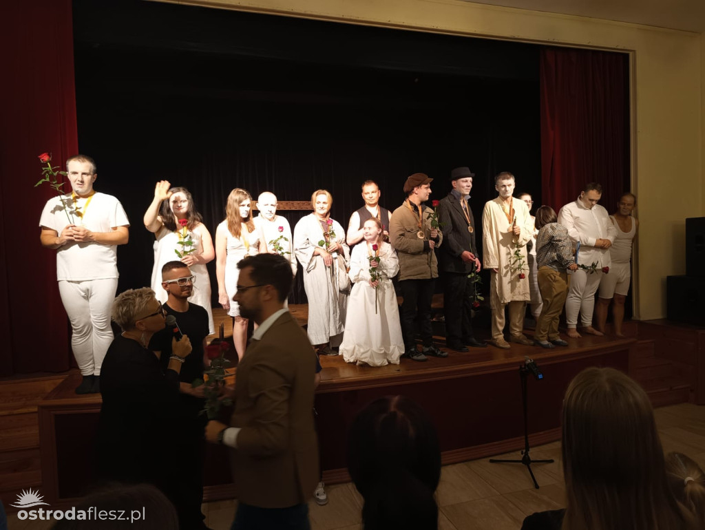 Setny pokaz sztuki Szatnia Teatru Przebudzeni