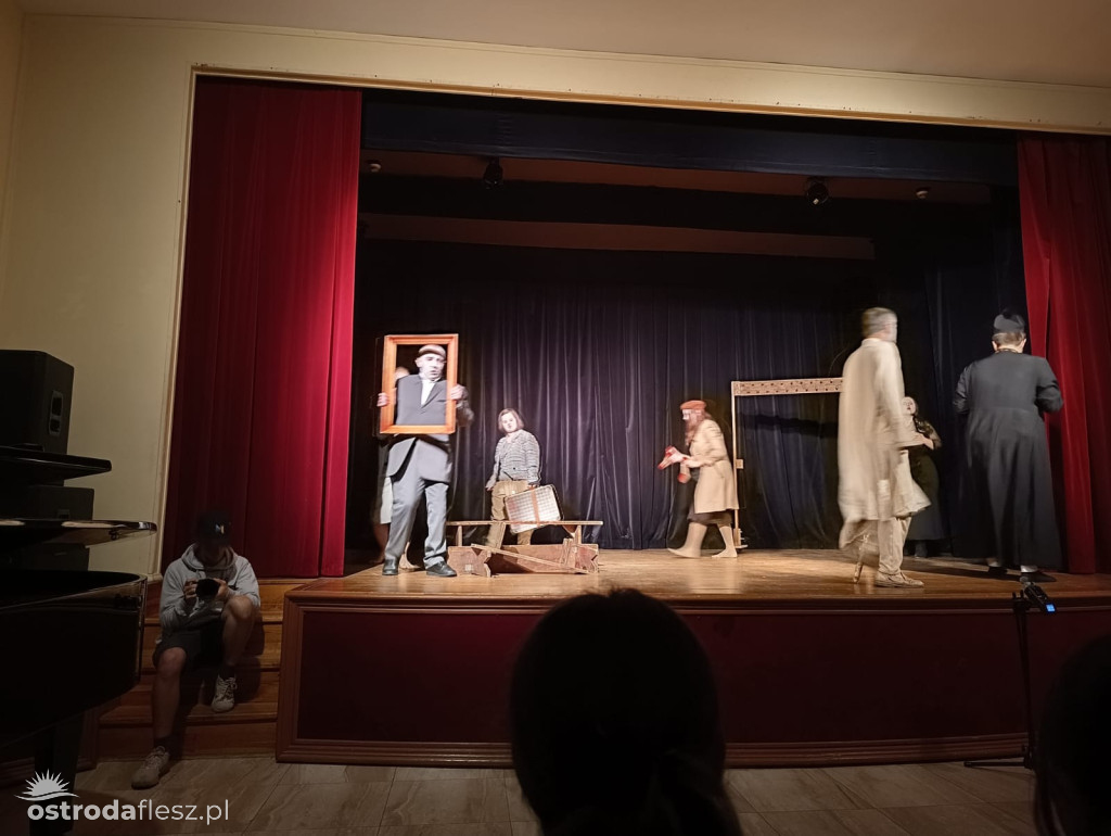 Setny pokaz sztuki Szatnia Teatru Przebudzeni
