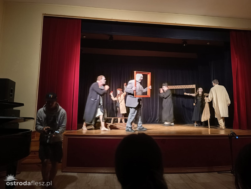 Setny pokaz sztuki Szatnia Teatru Przebudzeni