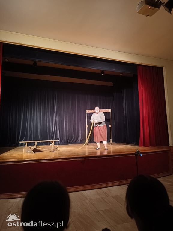 Setny pokaz sztuki Szatnia Teatru Przebudzeni