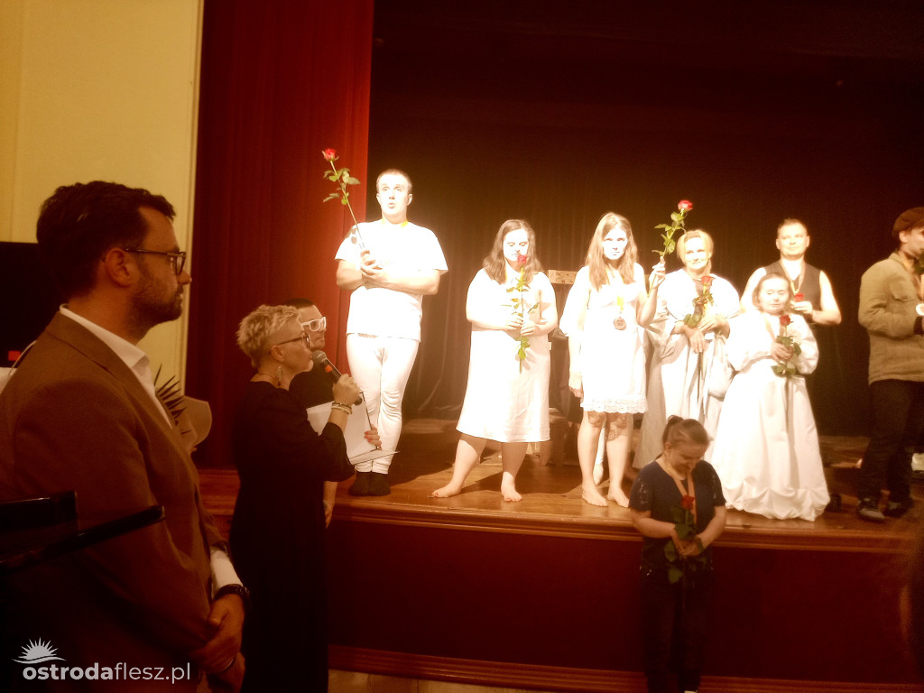 Setny pokaz sztuki Szatnia Teatru Przebudzeni