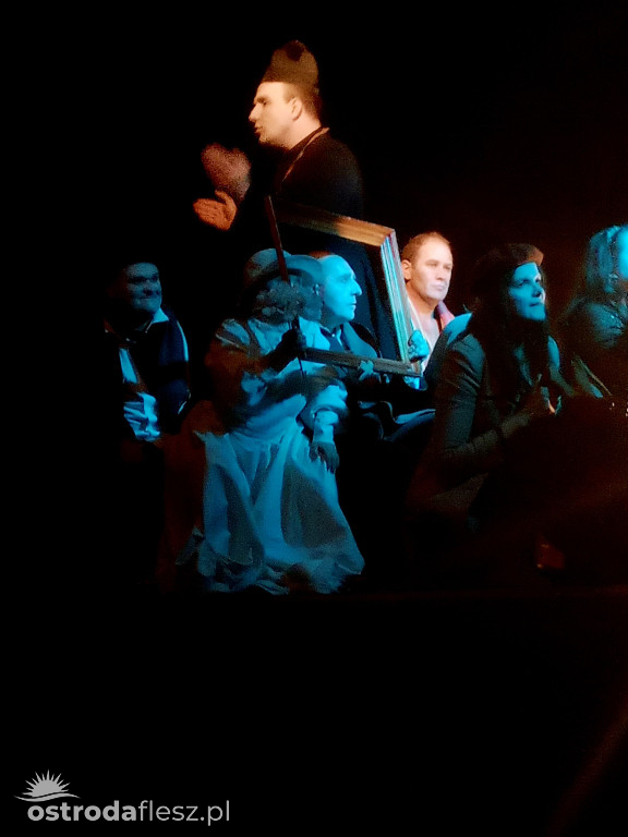 Setny pokaz sztuki Szatnia Teatru Przebudzeni