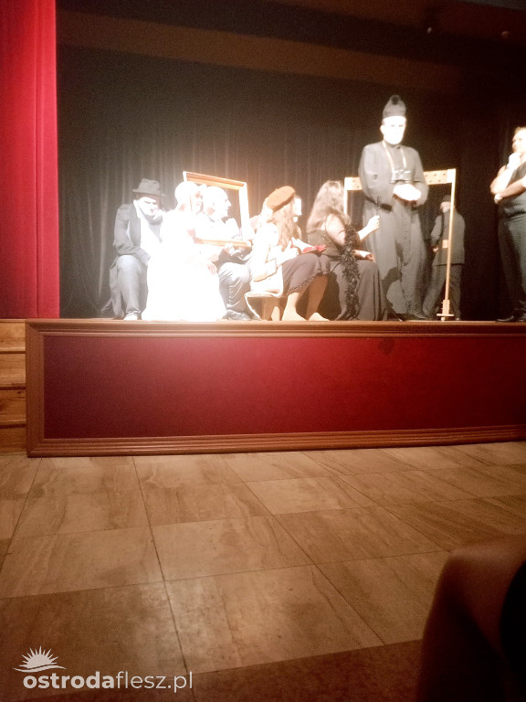 Setny pokaz sztuki Szatnia Teatru Przebudzeni