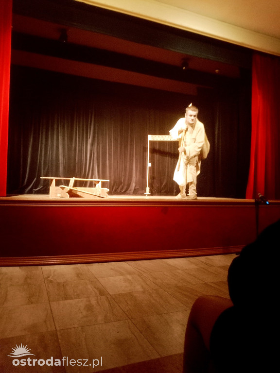 Setny pokaz sztuki Szatnia Teatru Przebudzeni