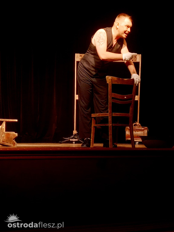 Setny pokaz sztuki Szatnia Teatru Przebudzeni